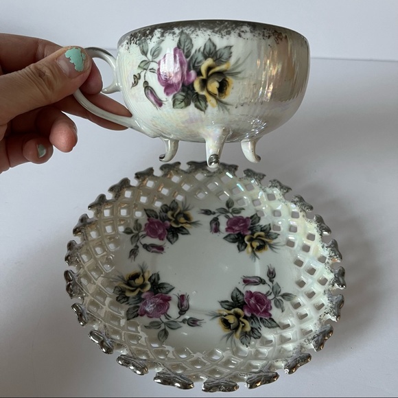 Vintage Teacup and saucer floral print - Picture 12 of 16